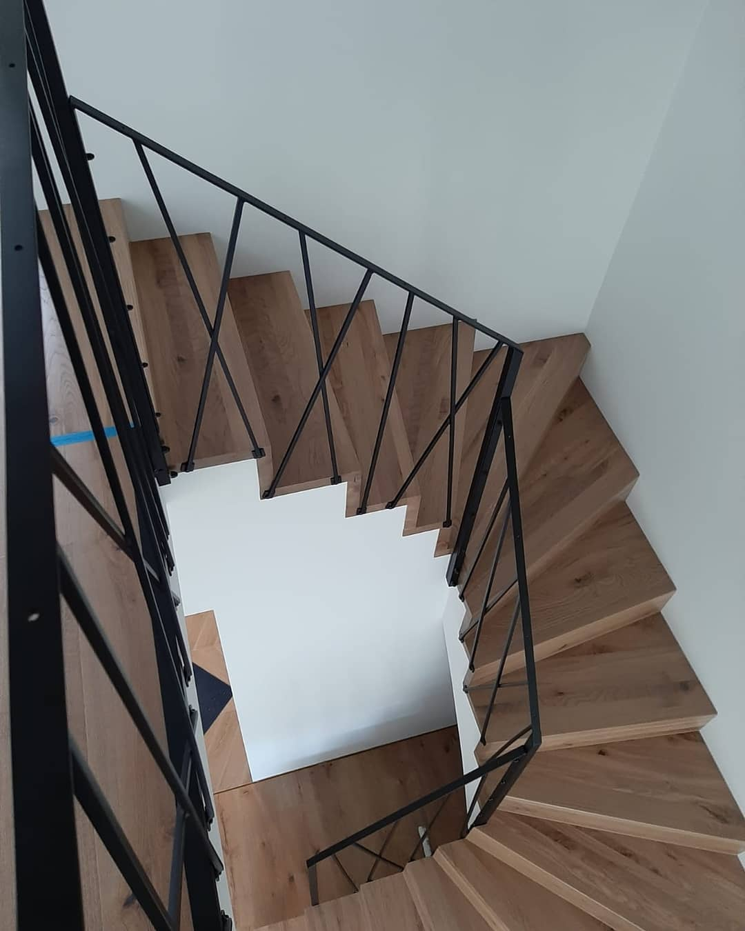 Лестница Сантана на бетонном основании